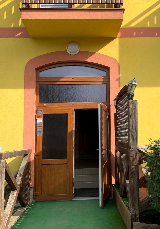 Útulný 2-izbový apartmán s balkónom Mlynica Esterno foto