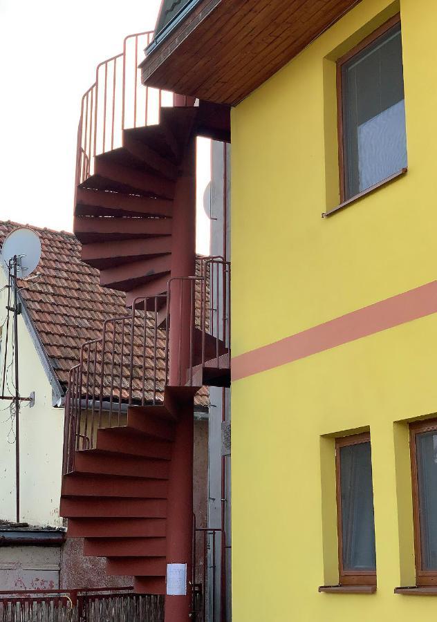 Útulný 2-izbový apartmán s balkónom Mlynica Esterno foto